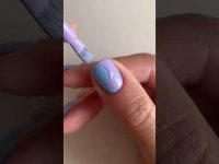 HOW TO : Réaliser un nail art bicolore 💜💙 #semipermanent #manucurist #nailart