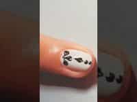 Simple Nail Art 💅 #nailart #nailartdesign #shorts #youtubeshorts