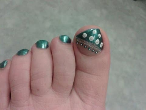 Nailart tenen – Groen met stippen