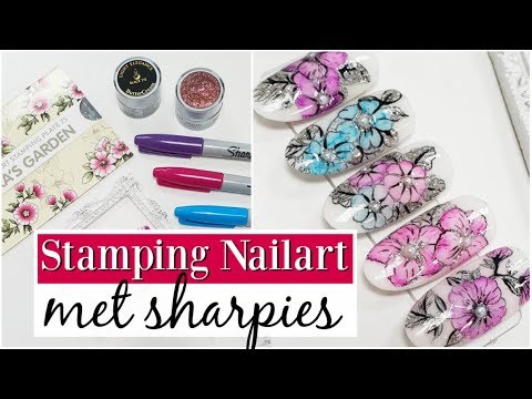 Bloemen nailart met sharpies en Moyra Norka's Garden stamping plate ♥ Beautynailsfun.nl