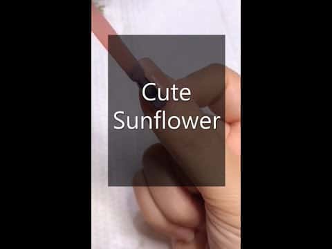 Jessica Alba Would Love This Sunflower Nail Art | #nailart #nailarts #nailmakeup